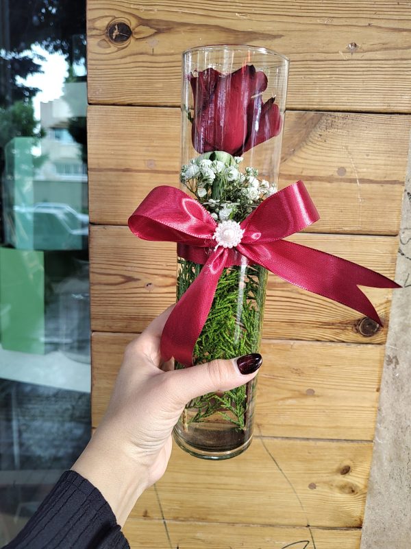 گل رز شیشه ای